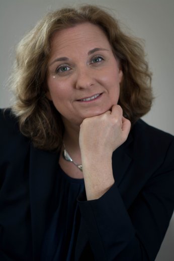 Vita Dr. Julia Weidenbach